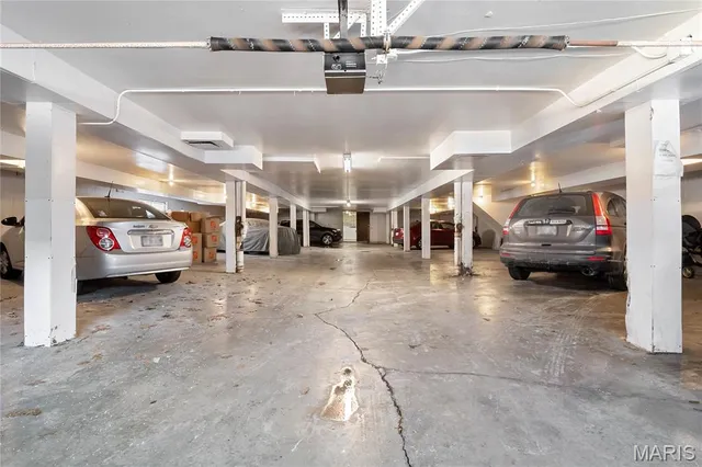 $1,650 | 13453 Coliseum Drive, Unit E, Chesterfield, MO 63017