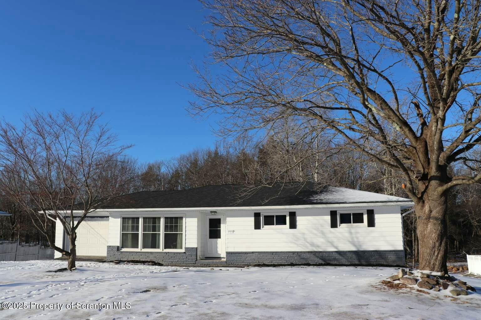 114 Sunset Road Moscow, PA 18444 - Photo 1 of 24 tempImageMv9rfr