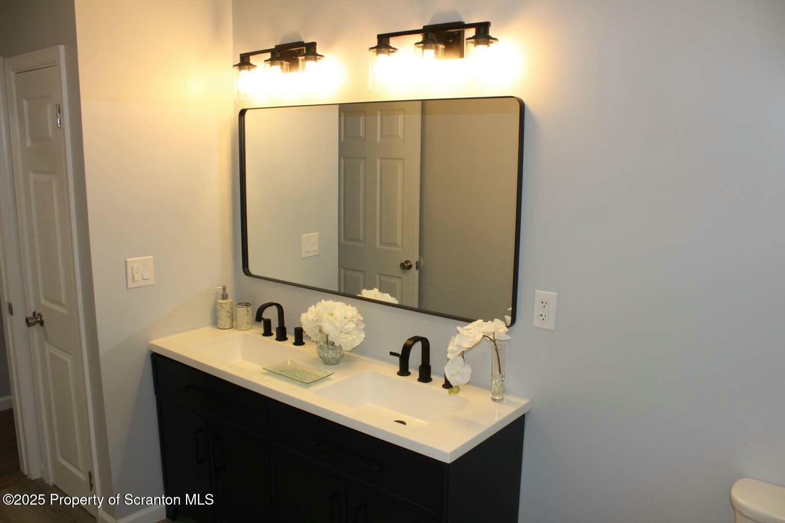 114 Sunset Road Moscow, PA 18444 - Photo 12 of 24 tempImage73vuUx