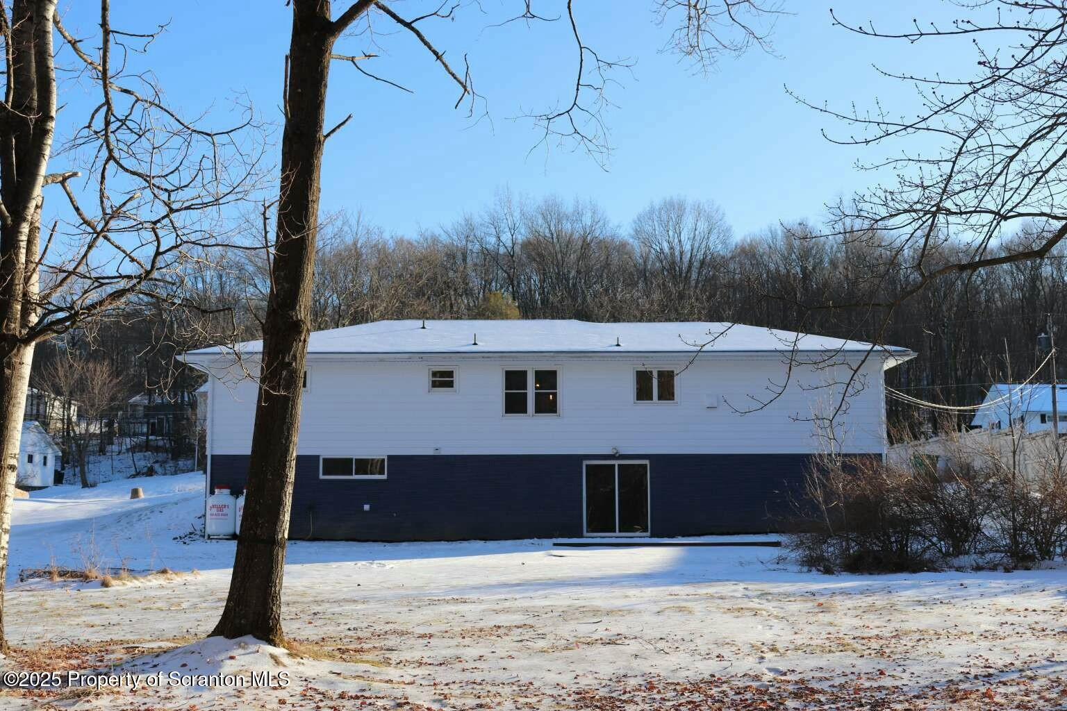 114 Sunset Road Moscow, PA 18444 - Photo 2 of 24 tempImageNQsIFS