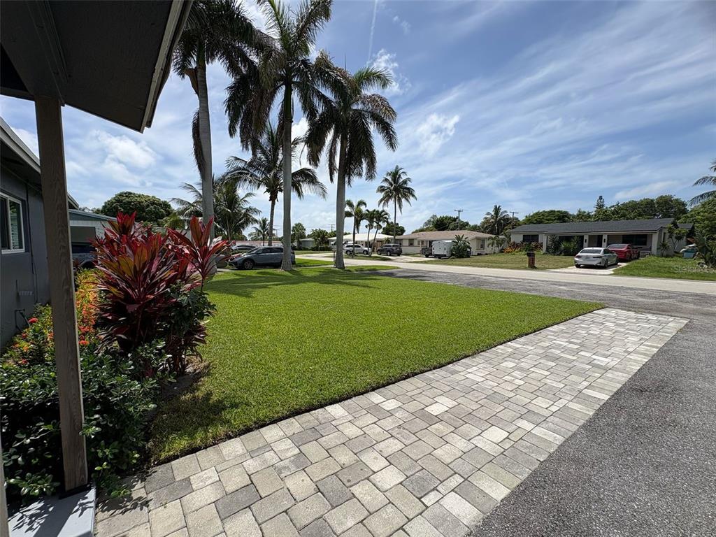 125 Southeast 6th Avenue Boynton Beach, FL 33435 - Photo 5 of 27 a view of a park with palm trees