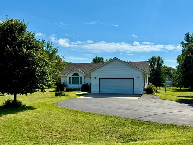 $550,000 | 115 Burr Oak Road, Redwood Falls, MN 56283