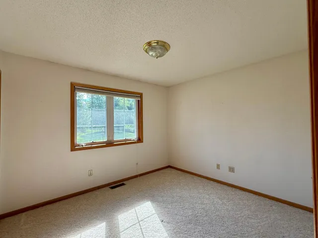 $550,000 | 115 Burr Oak Road, Redwood Falls, MN 56283