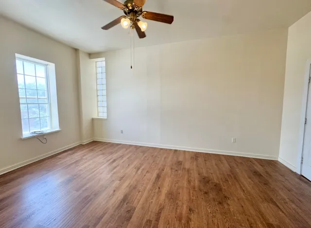 $850 | 104 Depot Street, Unit B, Elgin, TX 78621