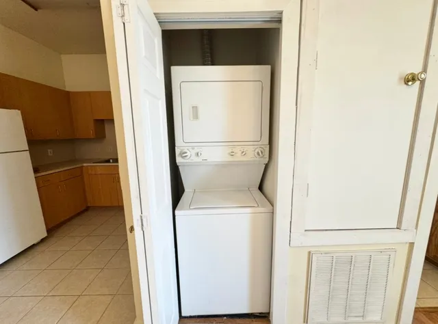 $850 | 104 Depot Street, Unit B, Elgin, TX 78621