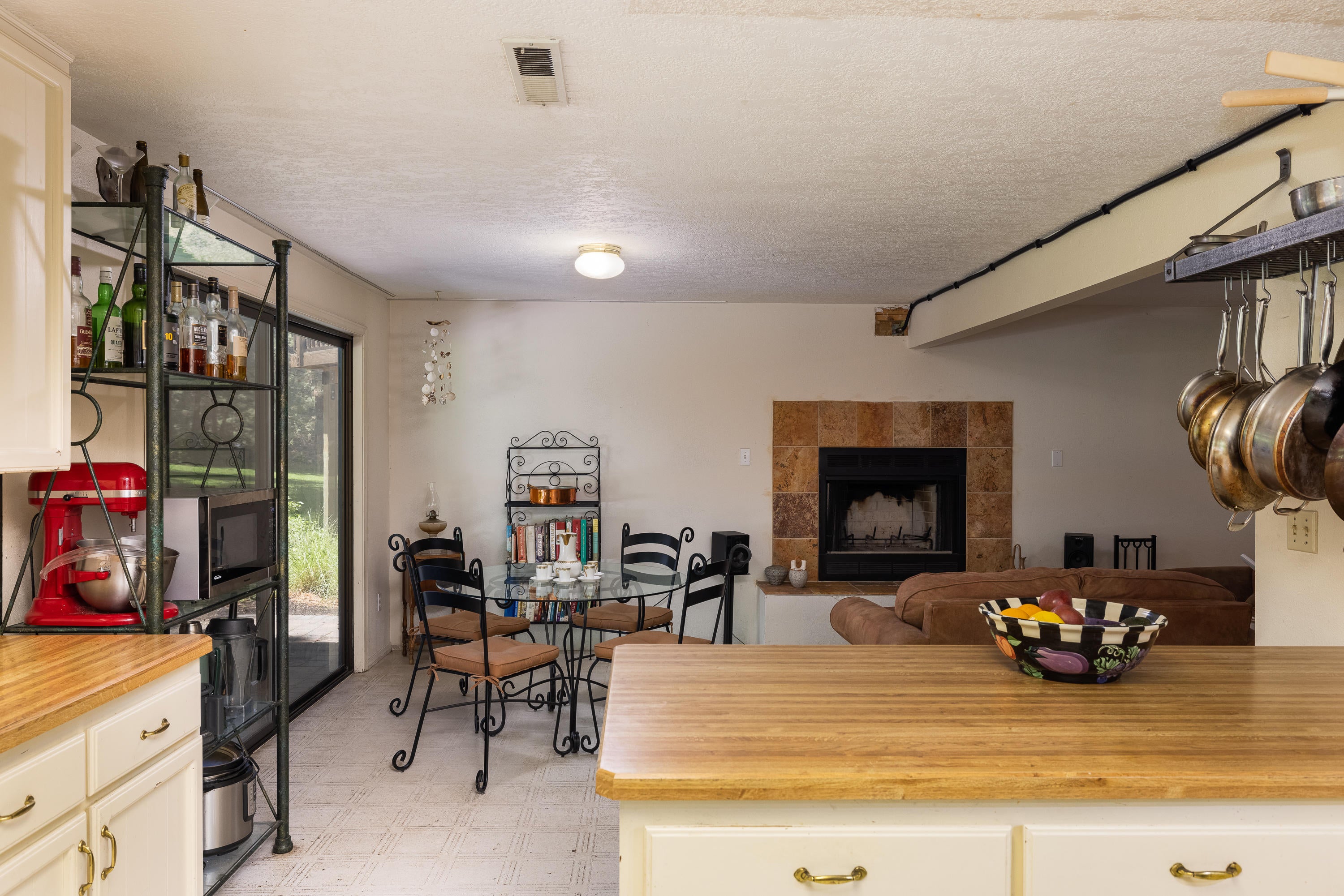 20415 Whistle Punk Road Bend, OR 97702 - Photo 21 of 36 Kitchen to Living Room