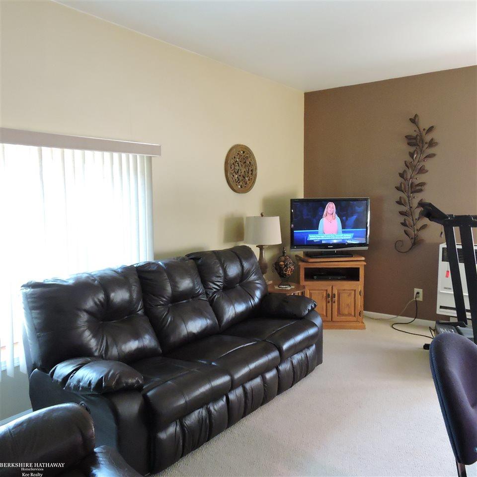 5800 Hess Road Vassar, MI 48768 - Photo 3 of 45 Living Room