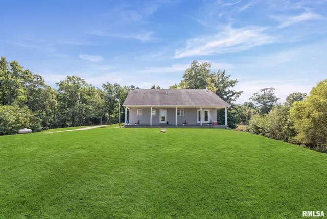 $1,800,000 | 520 Deerfield Road, Walnut Hill, IL 62893