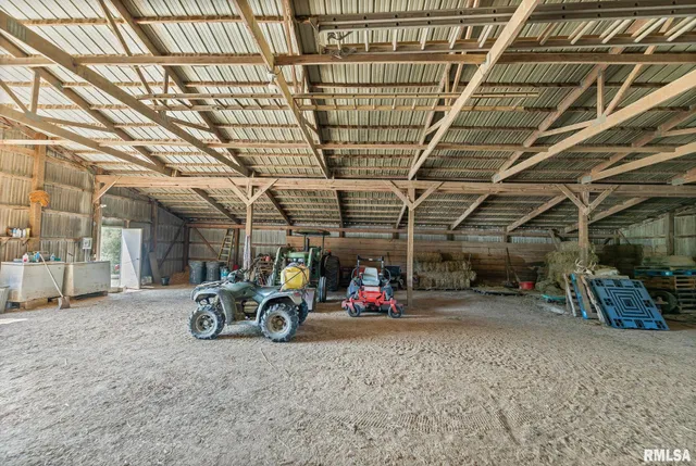 $1,800,000 | 520 Deerfield Road, Walnut Hill, IL 62893