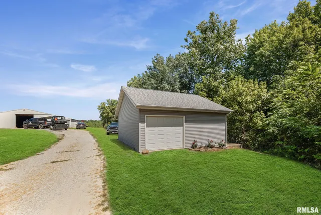 $1,800,000 | 520 Deerfield Road, Walnut Hill, IL 62893