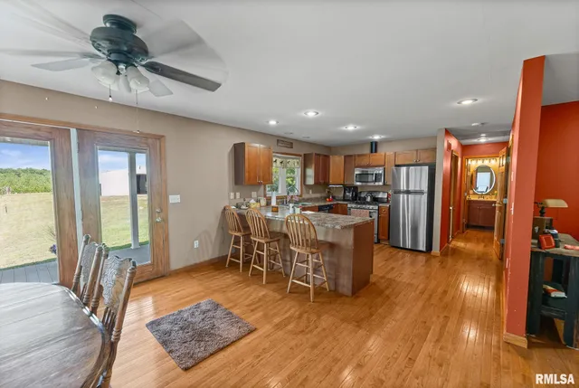 $1,800,000 | 520 Deerfield Road, Walnut Hill, IL 62893