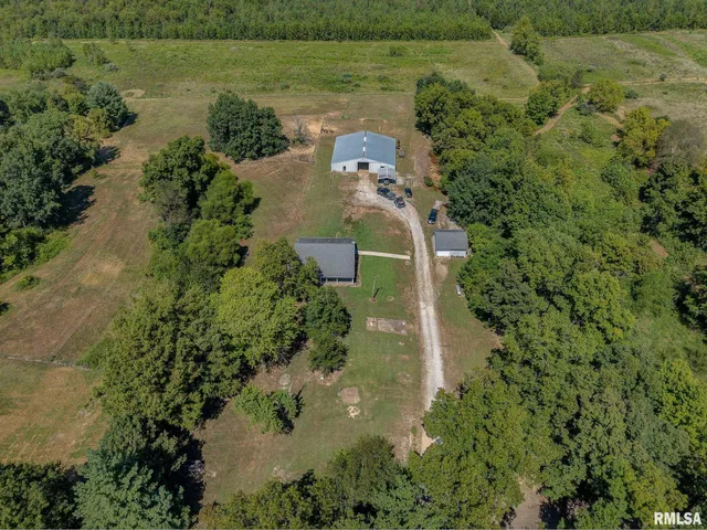 $1,800,000 | 520 Deerfield Road, Walnut Hill, IL 62893