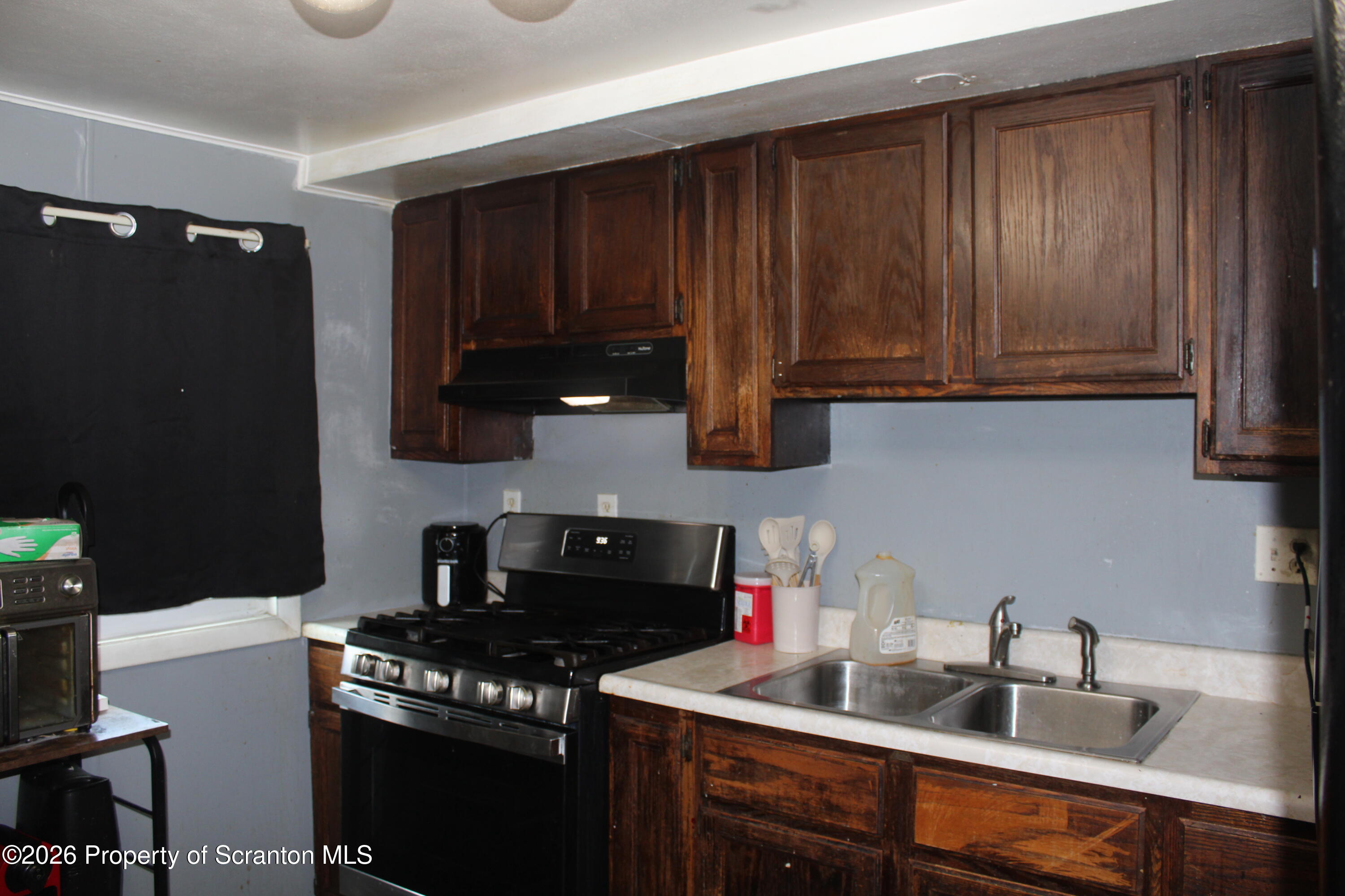 323 Union Street Taylor, PA 18517 - Photo 32 of 44 IMG_7275