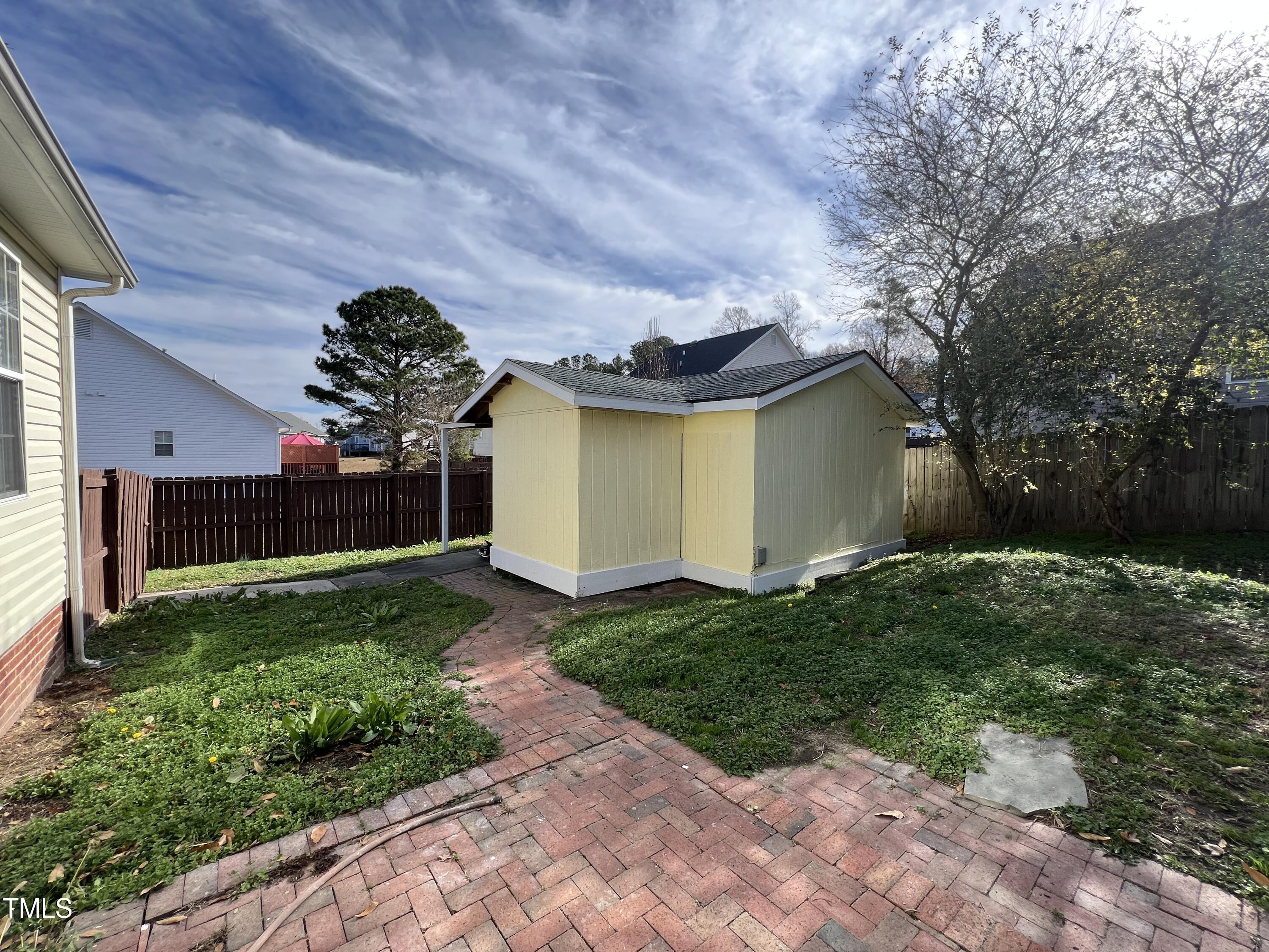 7120 Spanglers Spring Way Raleigh, NC 27610 - Photo 5 of 18 IMG_7098