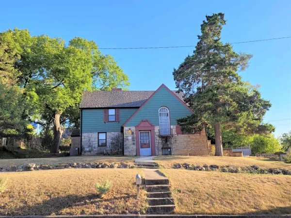 $167,900 | 1619 Ames Avenue, Winfield, KS 67156