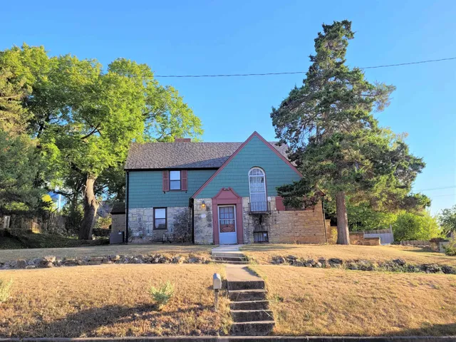 $167,900 | 1619 Ames Avenue, Winfield, KS 67156