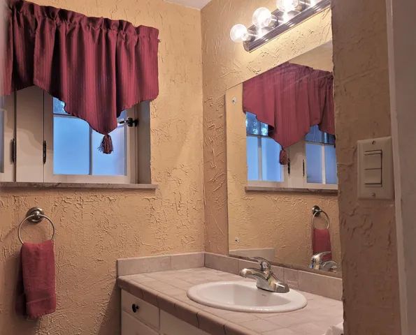 $167,900 | 1619 Ames Avenue, Winfield, KS 67156