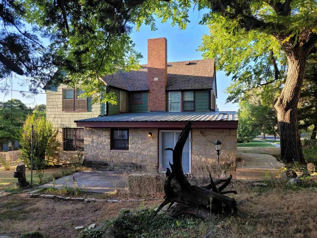 $167,900 | 1619 Ames Avenue, Winfield, KS 67156