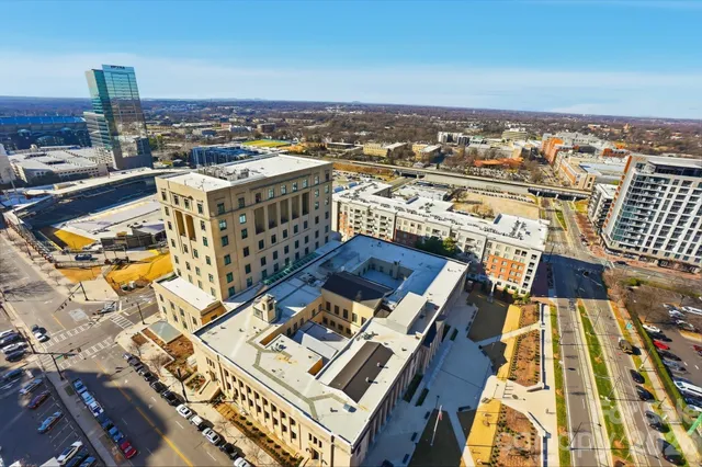 $400,000 | 333 West Trade Street, Unit 2005, Charlotte, NC 28202