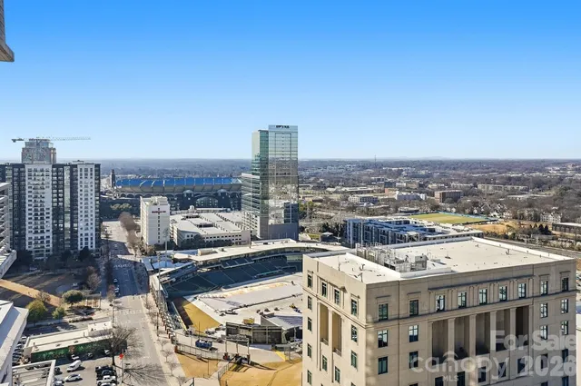 $400,000 | 333 West Trade Street, Unit 2005, Charlotte, NC 28202