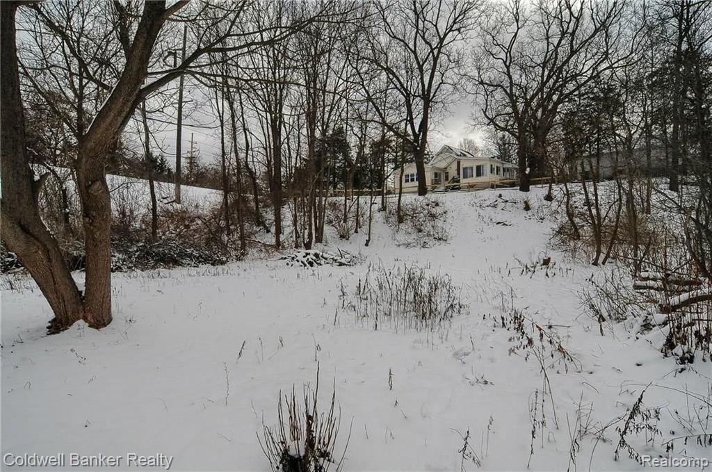212 Brighton Lake Road Brighton, MI 48116 - Photo 8 of 34
