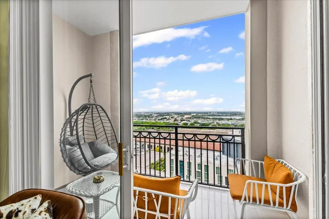 $7,000 | 550 Okeechobee Boulevard, Unit LPH18, West Palm Beach, FL 33401