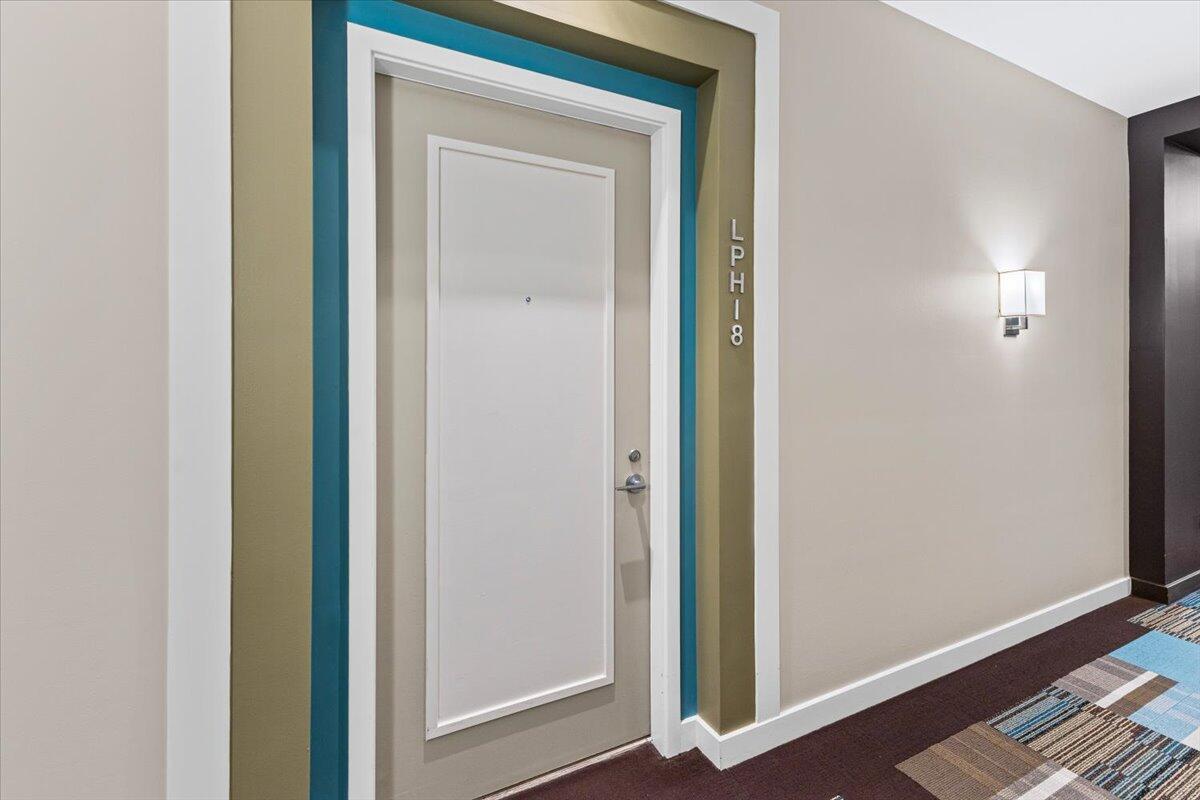 550 Okeechobee Boulevard, Unit LPH18 West Palm Beach, FL 33401 - Photo 18 of 29 Entrance