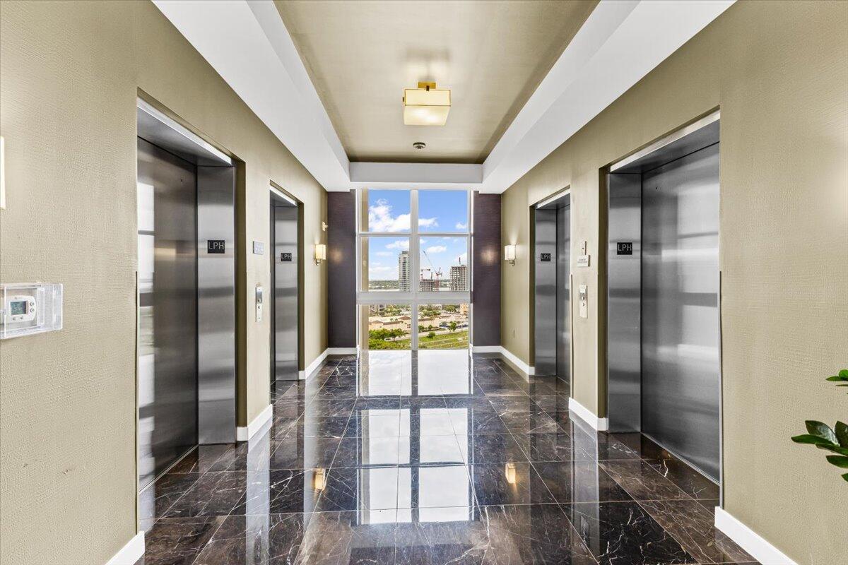 550 Okeechobee Boulevard, Unit LPH18 West Palm Beach, FL 33401 - Photo 20 of 29 Elevators