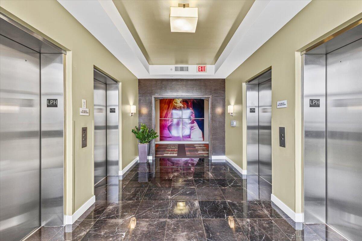 550 Okeechobee Boulevard, Unit LPH18 West Palm Beach, FL 33401 - Photo 24 of 29 Lobby