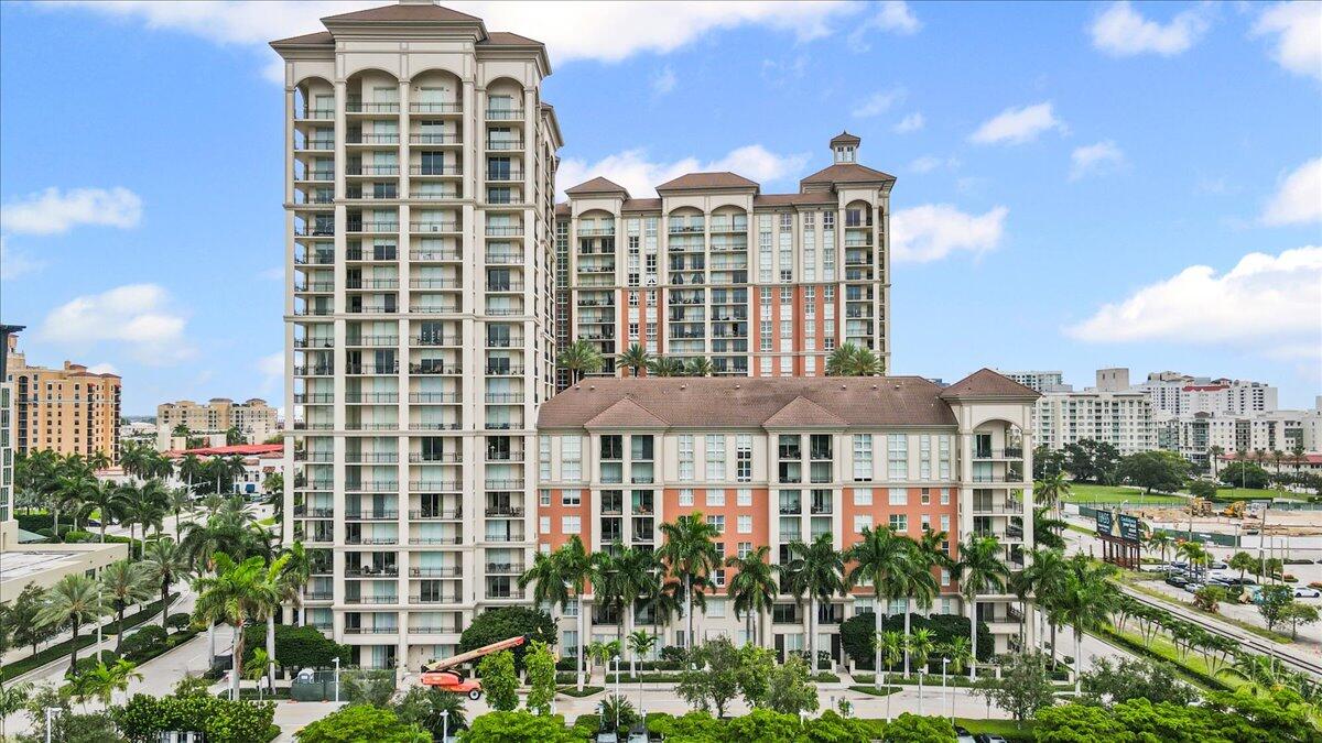 550 Okeechobee Boulevard, Unit LPH18 West Palm Beach, FL 33401 - Photo 26 of 29 Primary Photo