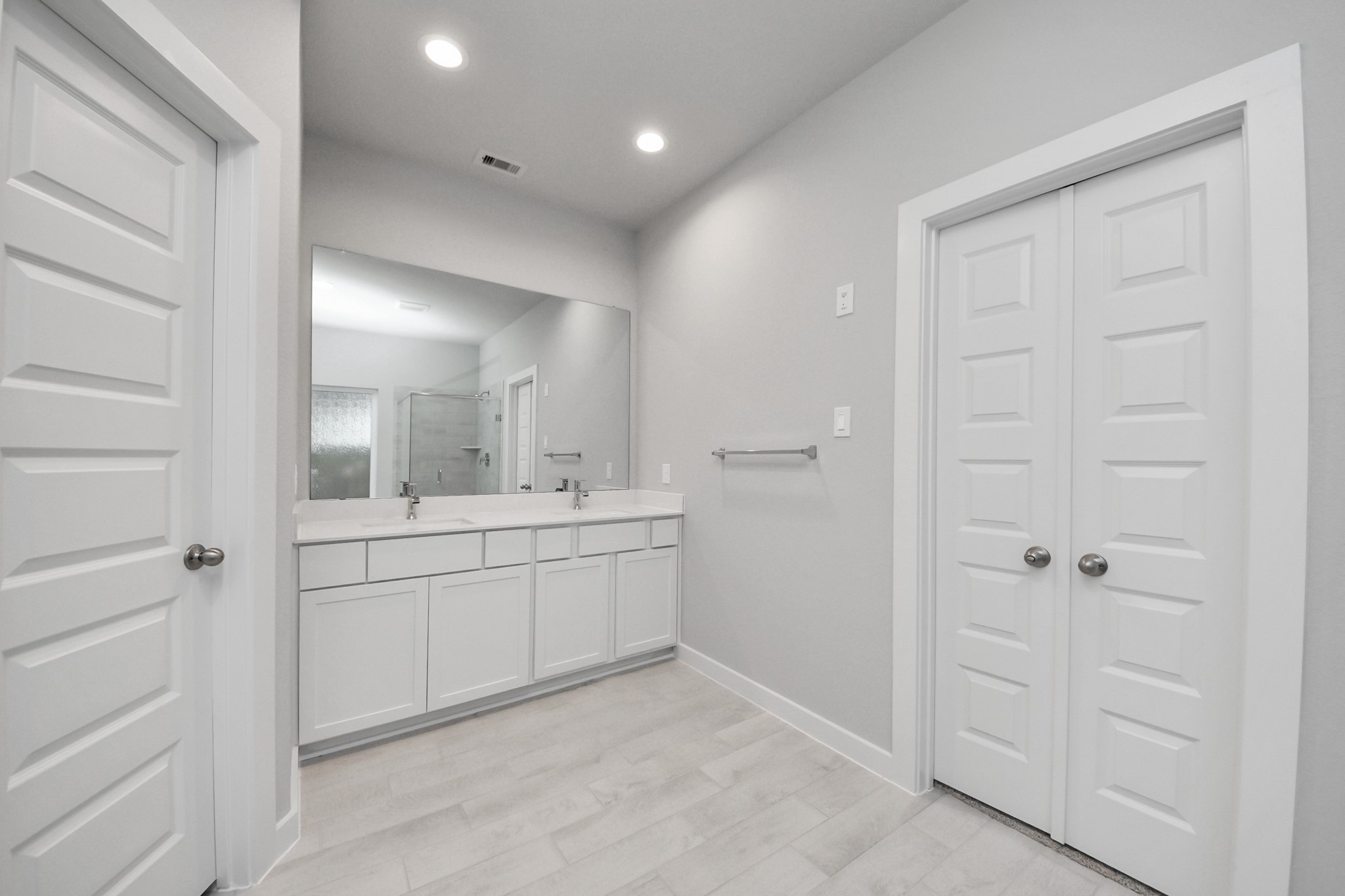 15719 Telge Ridge Lane Cypress, TX 77429 - Photo 29 of 48 a bathroom with a sink and a mirror