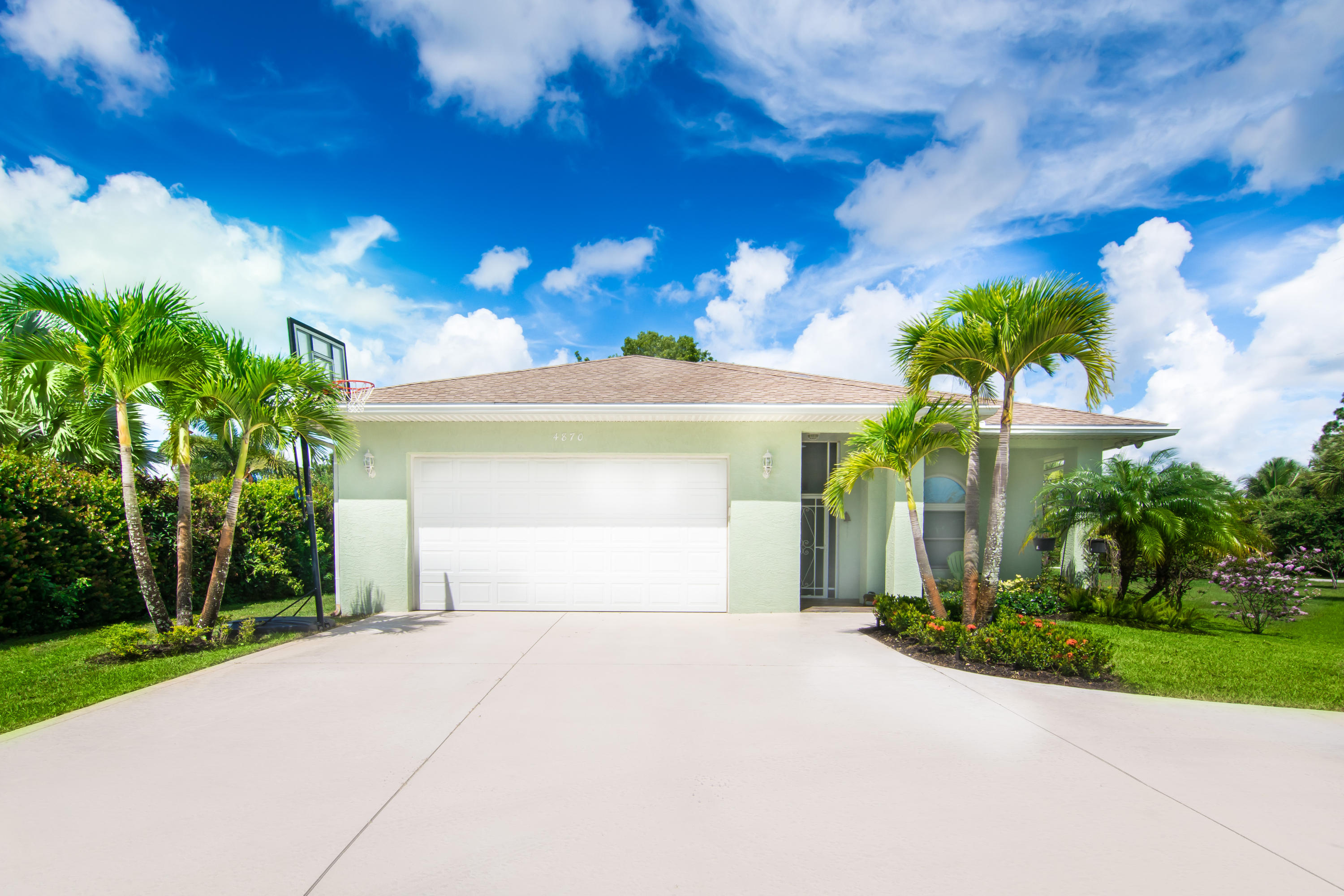 4870 Southeast Manatee Cove Road Stuart, FL 34997 - Photo 4 of 45 VIS_9603-HDR-Edit