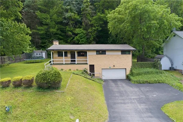 $329,900 | 148 Dwellington Drive, Valencia, PA 16059