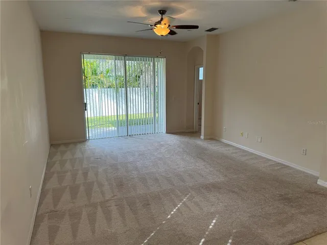 a view of empty room with window