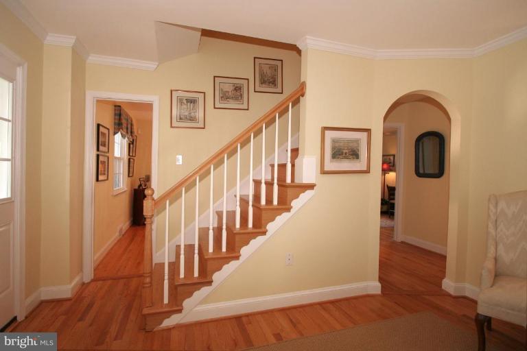 4833 25th Road North Arlington, VA 22207 - Photo 17 of 18 Staircase