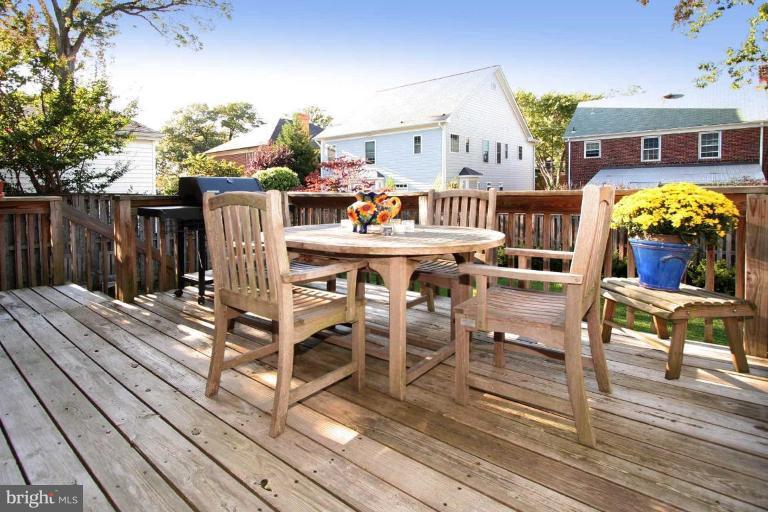 4833 25th Road North Arlington, VA 22207 - Photo 5 of 18 Deck
