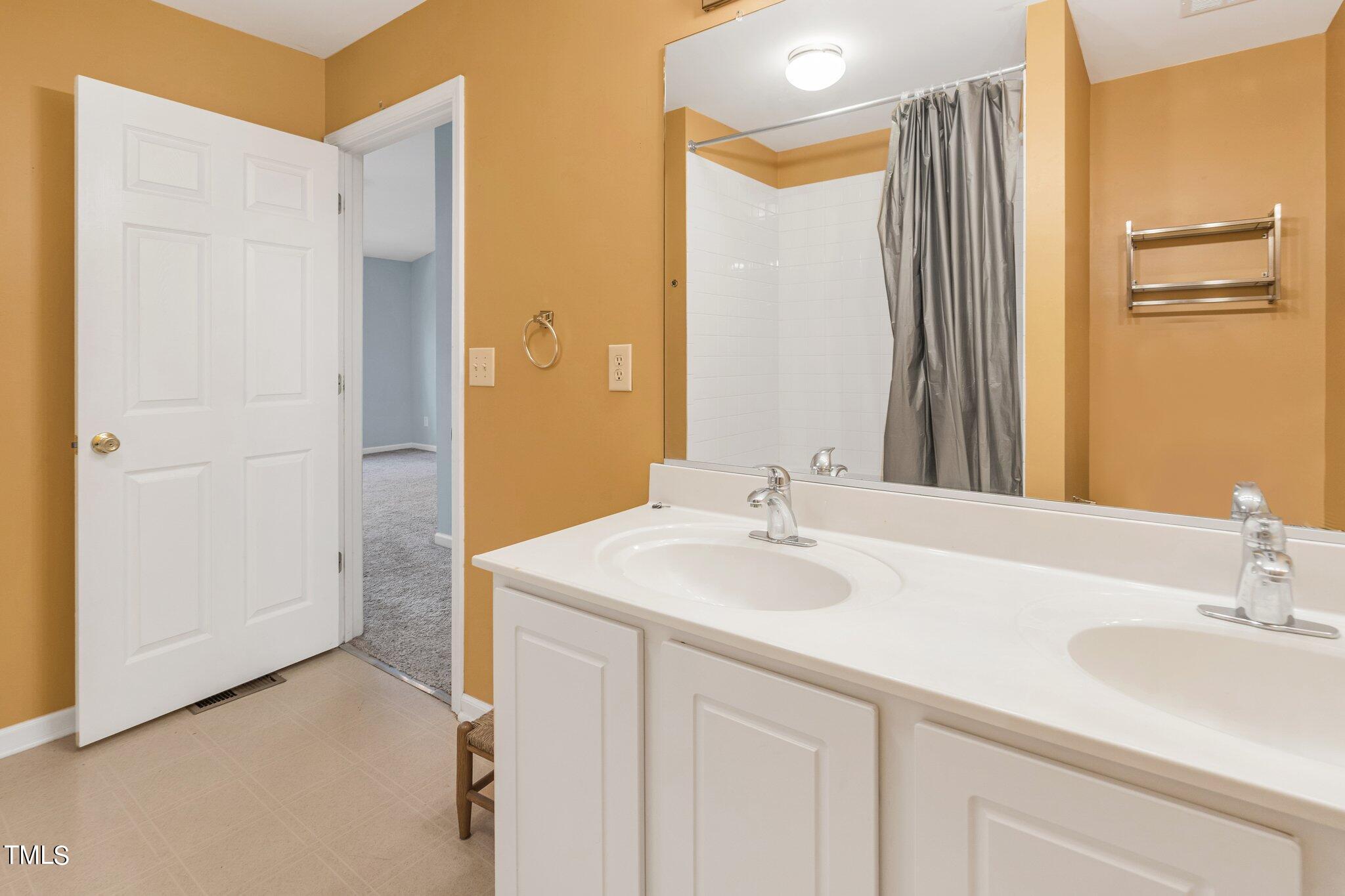 2610 Ivory Run Way, Unit 109 Raleigh, NC 27603 - Photo 18 of 20 Full Bathroom