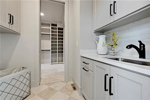 $1,446,650 | 16071 South Twilight Lane, Olathe, KS 66062