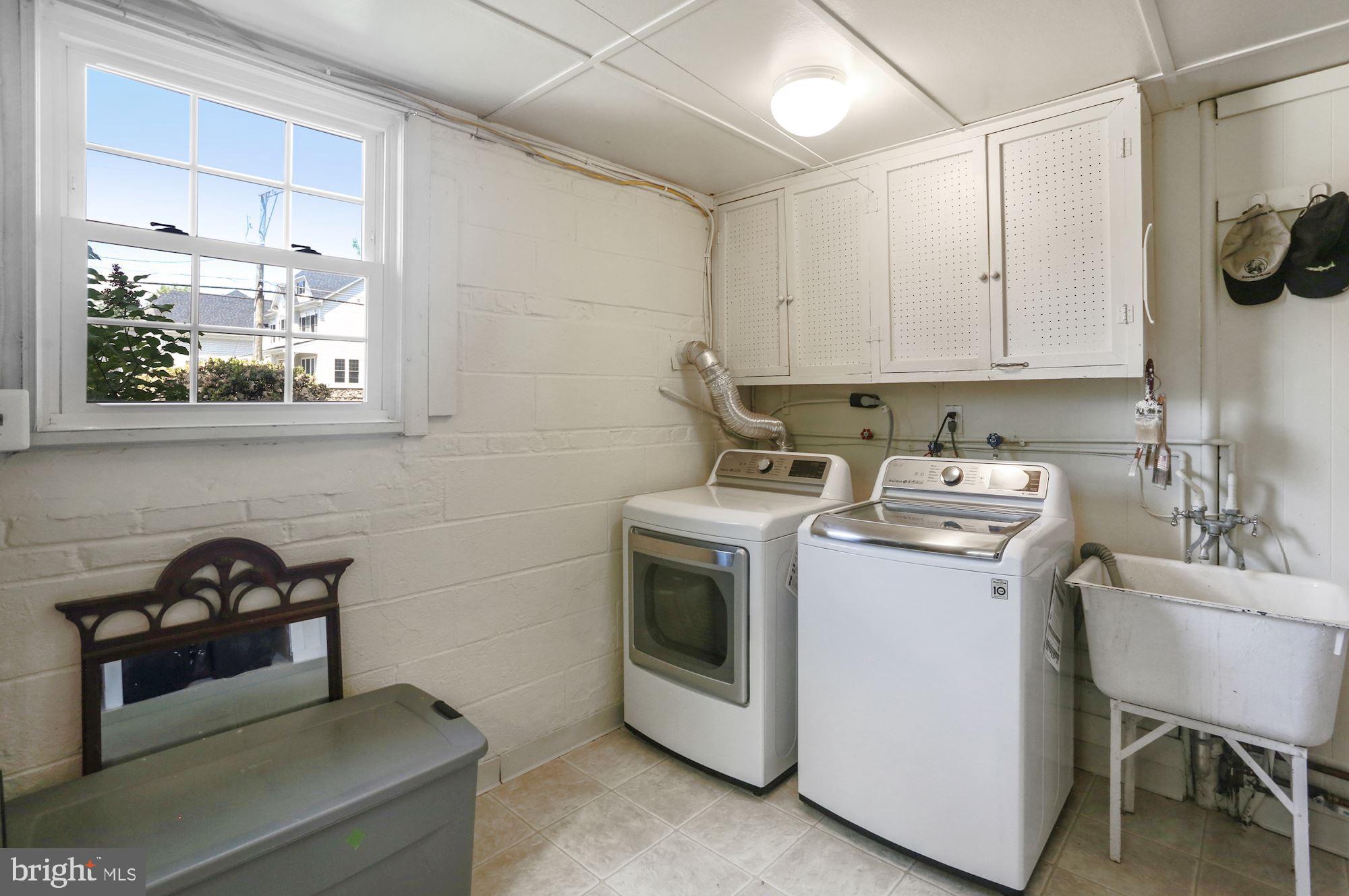 8405 Fort Hunt Road Alexandria, VA 22308 - Photo 23 of 35 Brand new top loading LG washer and LG dryer