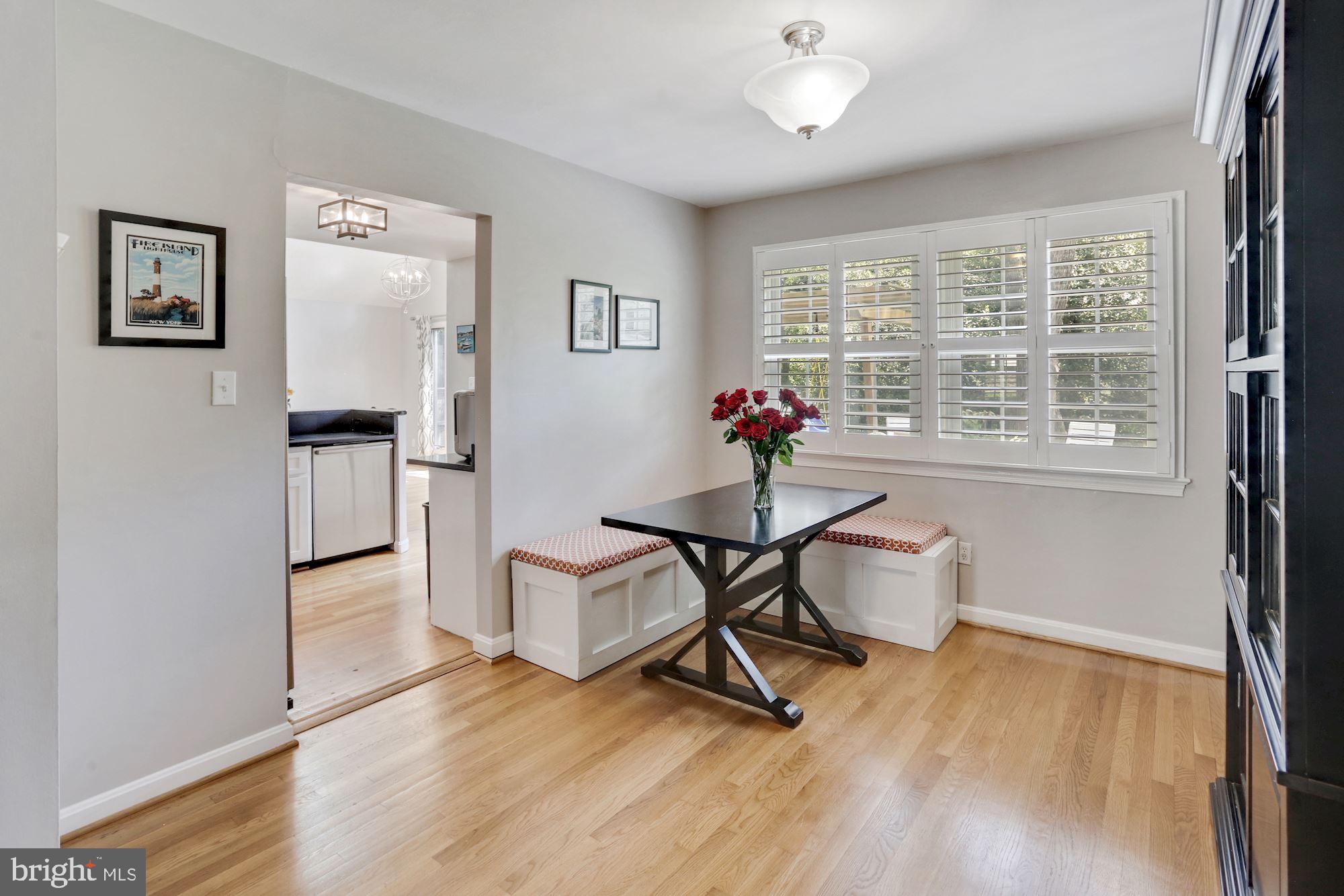 8405 Fort Hunt Road Alexandria, VA 22308 - Photo 5 of 35 Original dining could be a flex work/game space