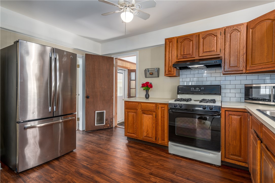 58 Delway Road Cranston, RI 02910 - Photo 8 of 28