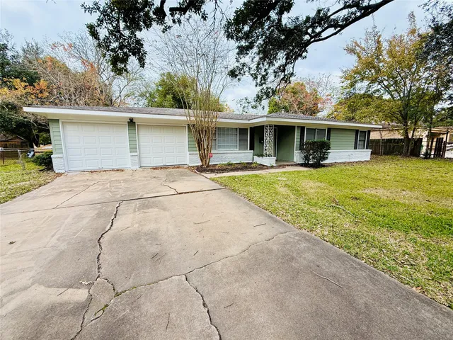 $2,200 | 2310 Pecos, La Marque, TX 77568
