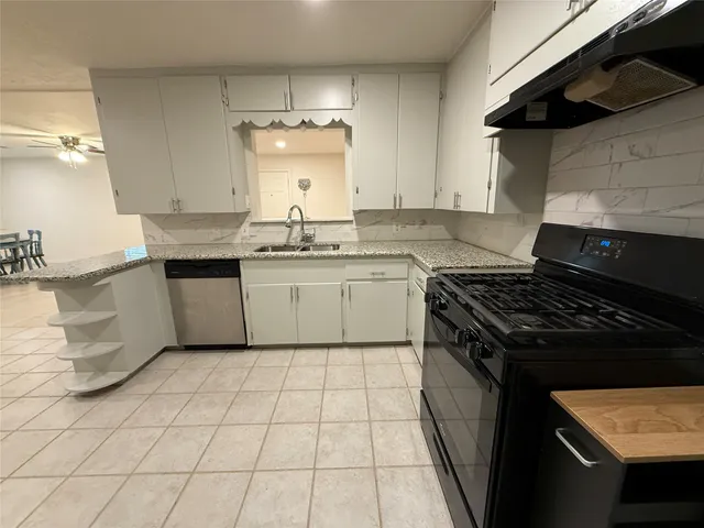 $2,200 | 2310 Pecos, La Marque, TX 77568