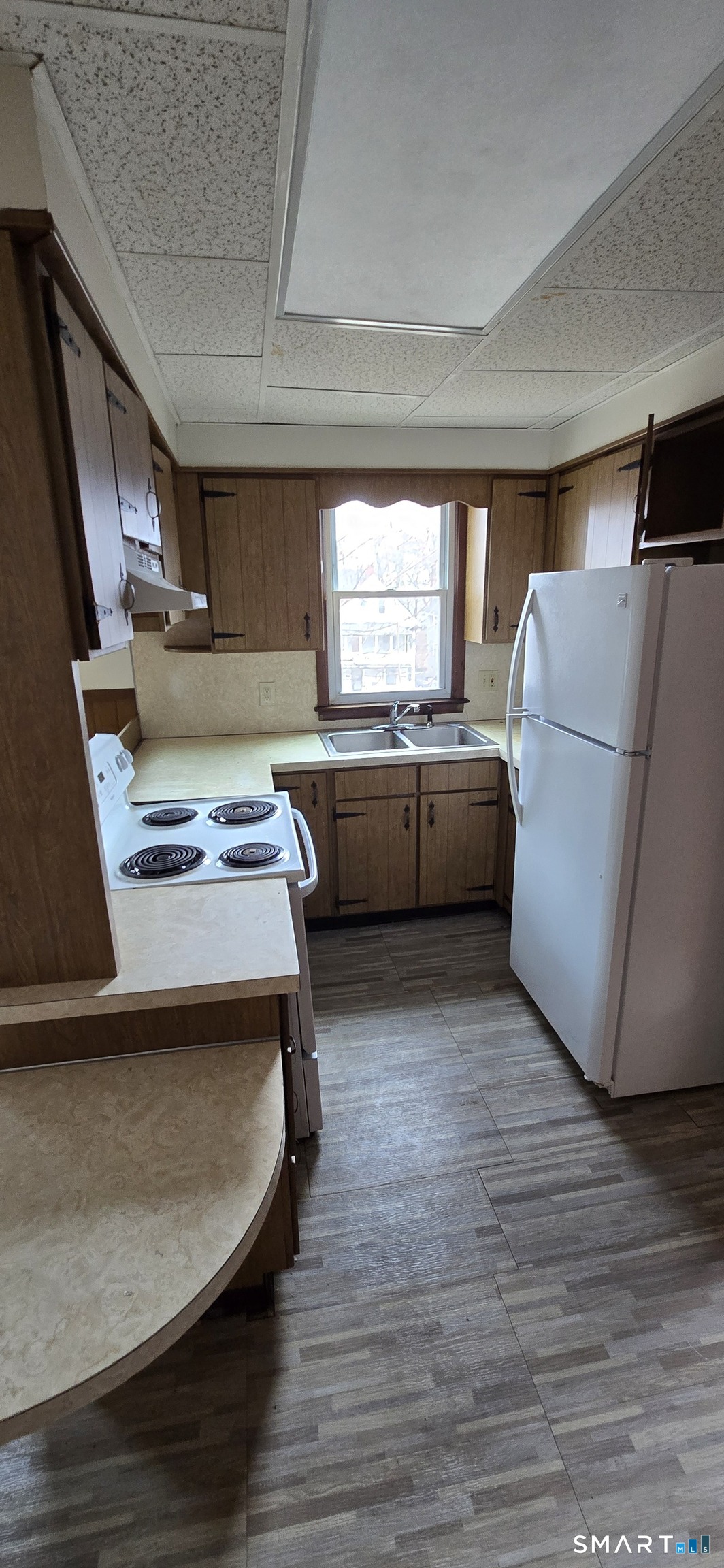 79 Robbins Street Waterbury, CT 06708 - Photo 2 of 11