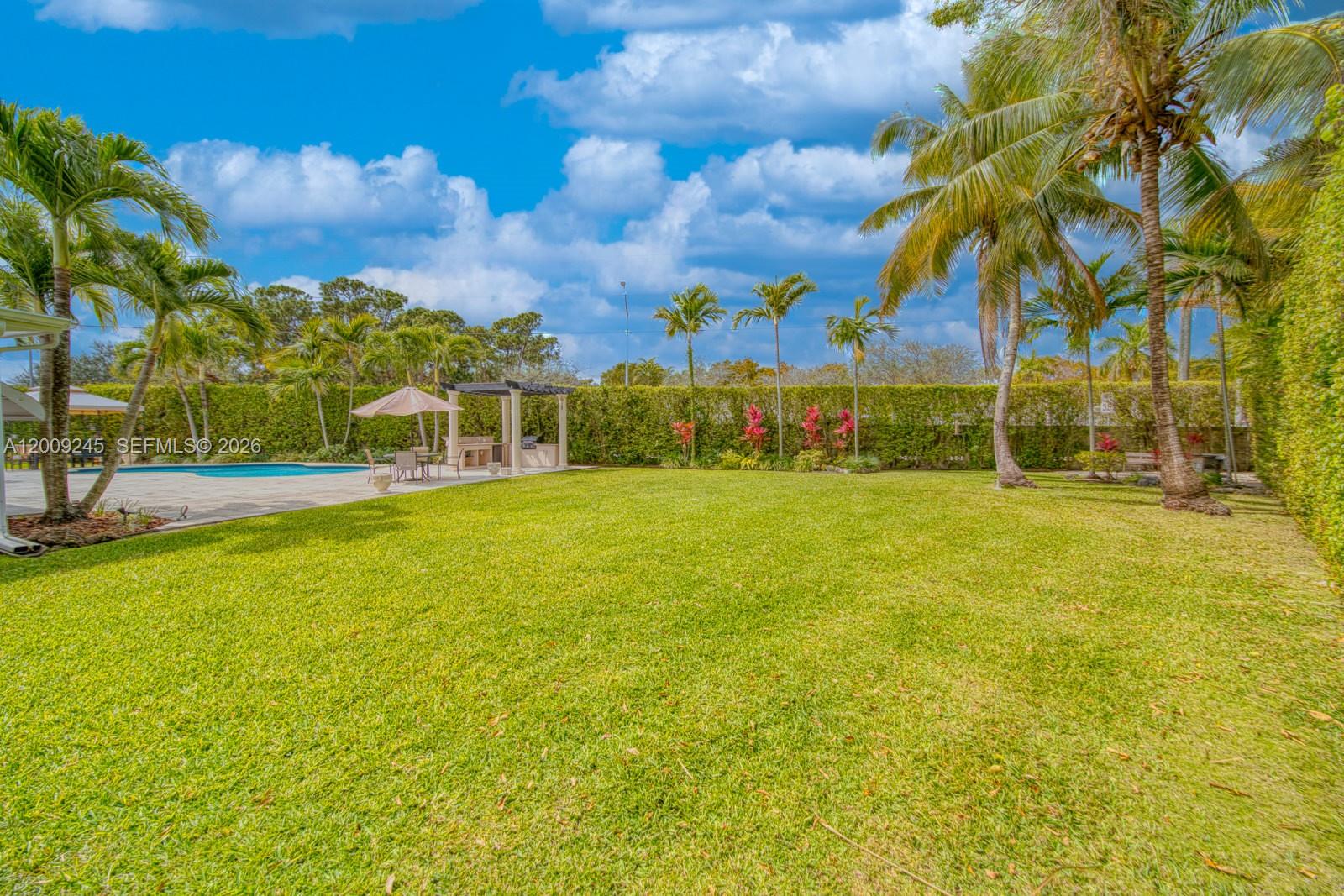 10641 Southwest 99th Terrace Miami, FL 33176 - Photo 14 of 40