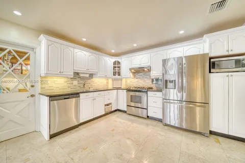 $1,200,000 | 10641 Southwest 99th Terrace, Miami, FL 33176
