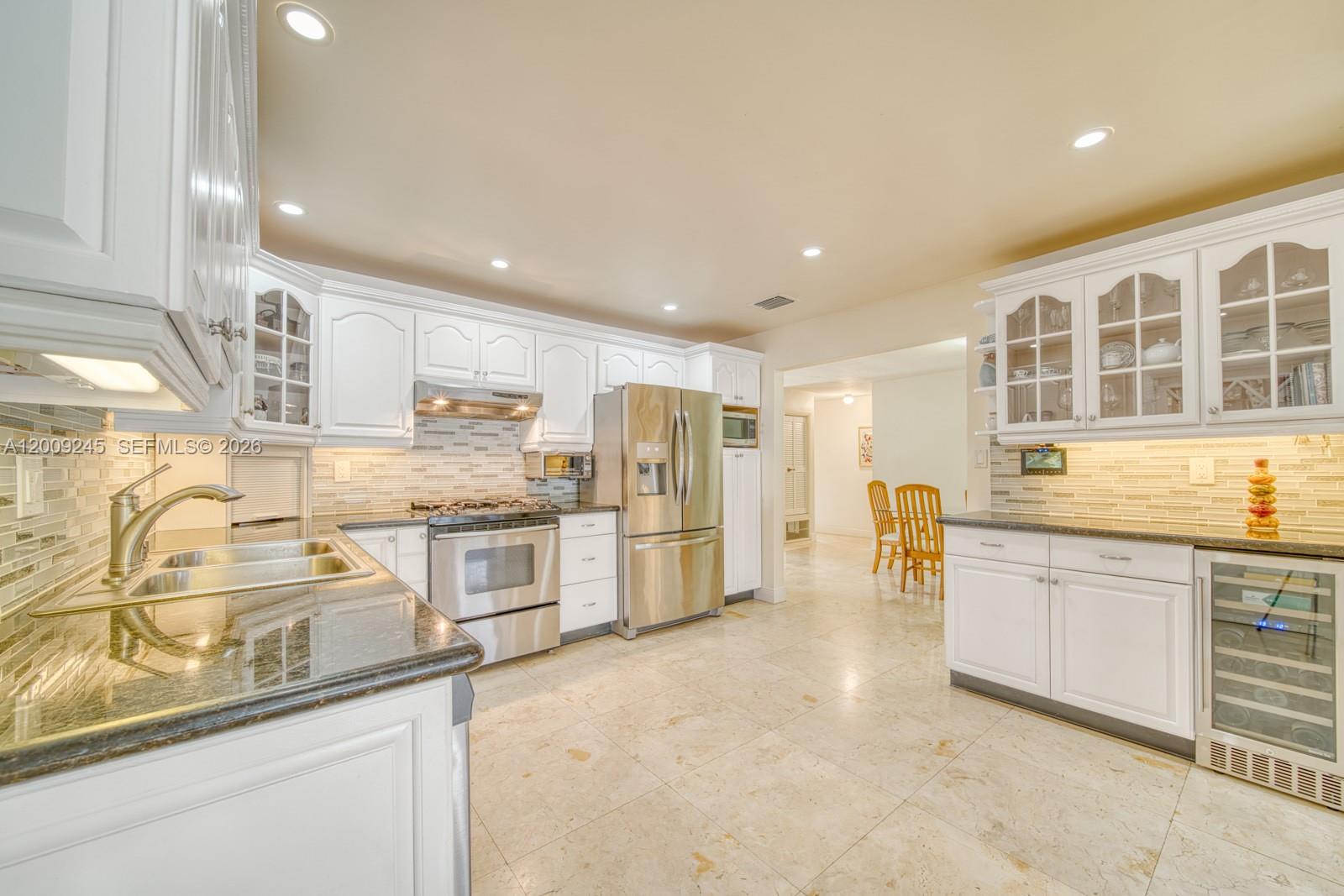 10641 Southwest 99th Terrace Miami, FL 33176 - Photo 18 of 40