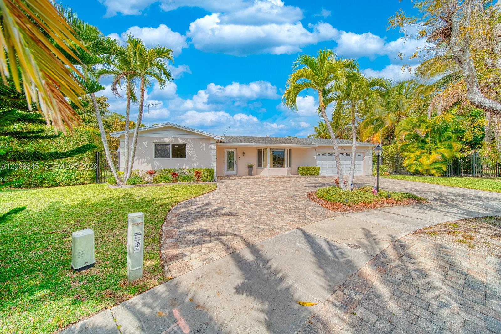10641 Southwest 99th Terrace Miami, FL 33176 - Photo 3 of 40