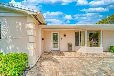 $1,200,000 | 10641 Southwest 99th Terrace, Miami, FL 33176