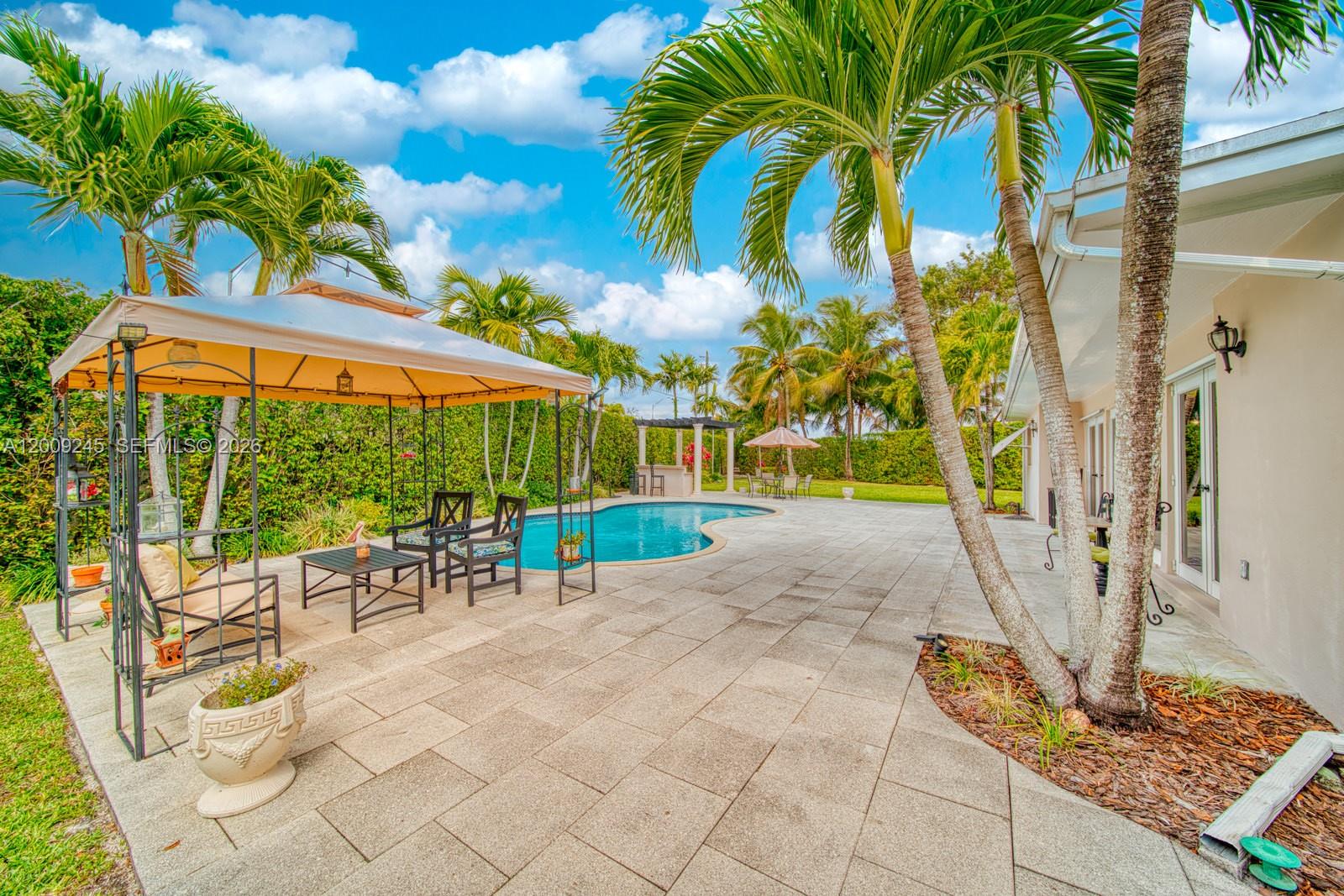 10641 Southwest 99th Terrace Miami, FL 33176 - Photo 9 of 40